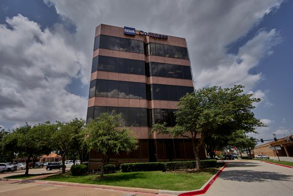 Forest Ridge Building: 1600 Airport Fwy, Bedford, TX 76022
